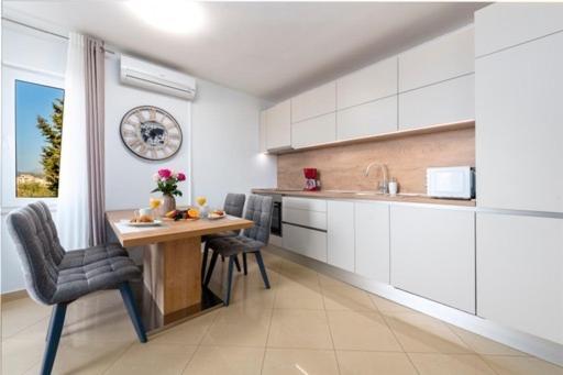 Goldensky New Apartment ดูบรอฟนิก ภายนอก รูปภาพ