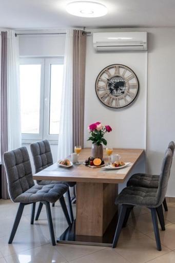 Goldensky New Apartment ดูบรอฟนิก ภายนอก รูปภาพ